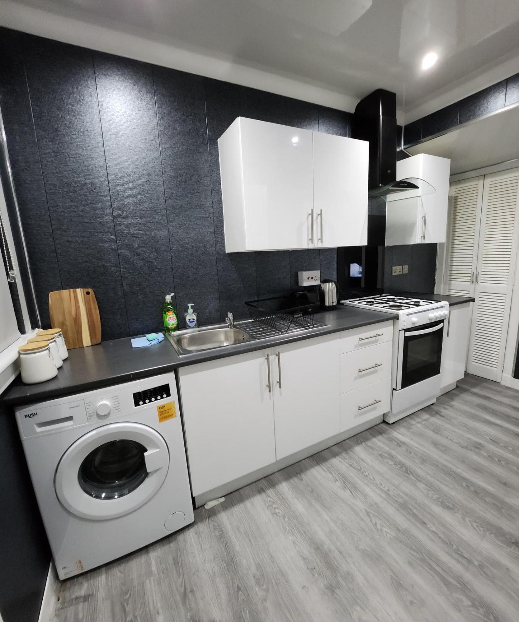 Fm Homes & Apartments 3 Bedroom ماذرويل المظهر الخارجي الصورة